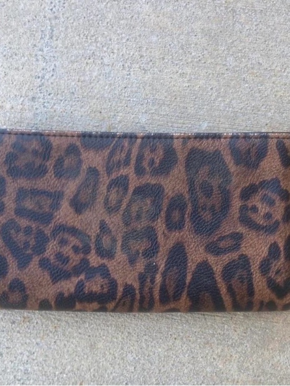 Jessica Simpson Leopard print wallet - Picture 5 of 5